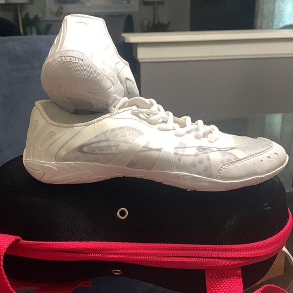 Nfinity Vengeance Cheer shoe - Picture 2 of 2